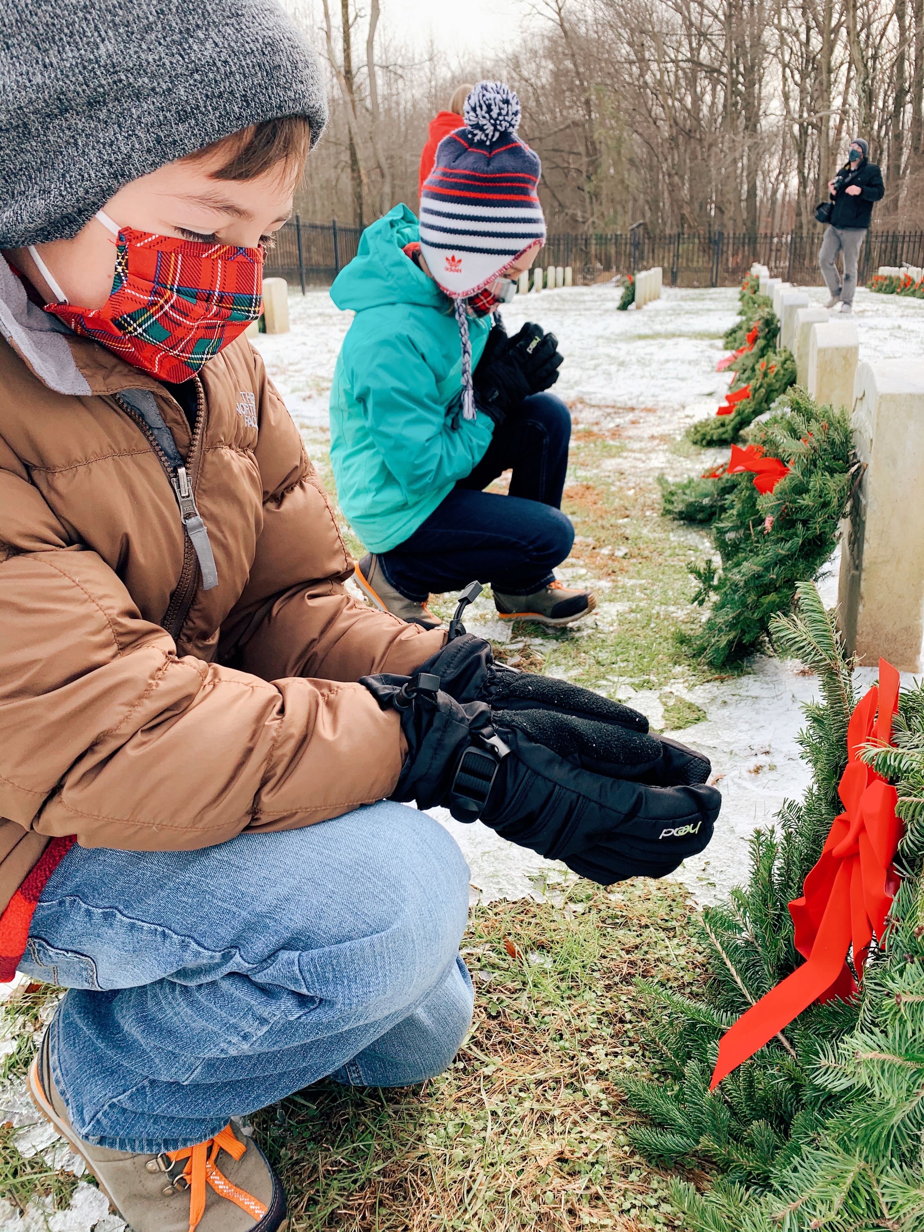 teach - children remembering veterans at national cemetery